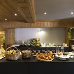 Restaurant Les Jardins De Sophie 4*